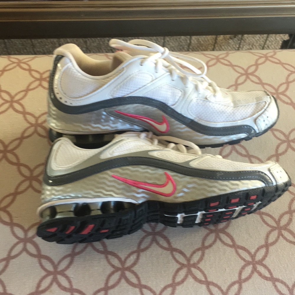 Nike Reax